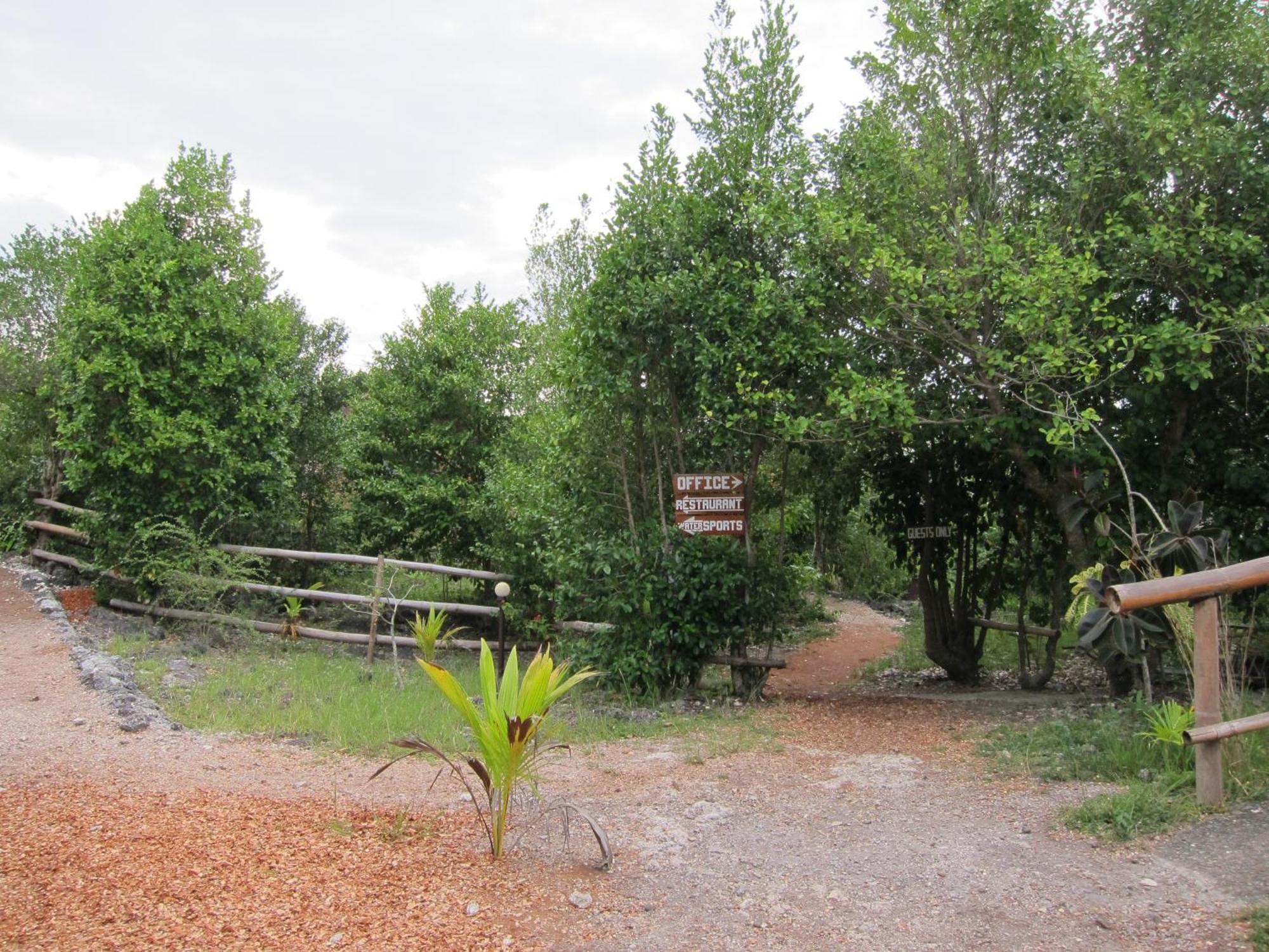 Eskapo Verde Lodge Moalboal Badian Buitenkant foto